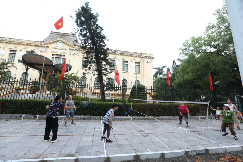 Từ 0h00 ngày 26/6/2021, UBND thành phố Hà Nội cho phép mở lại một số hoạt động. (Ảnh: Minh Quyết/TTXVN)