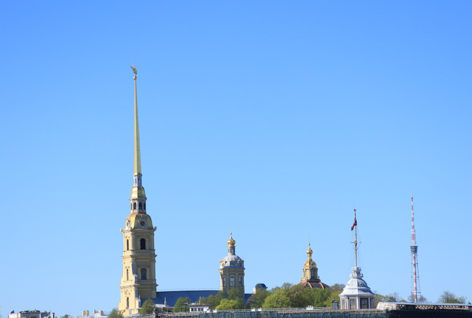 Công trình tiêu biểu nhất ở đây là Nhà thờ Saint Petersburg. Đây là nhà thờ mang phong cách kiến trúc Baroque đầu tiên của Nga. Nó cũng là công trình cao nhất thời đó. (Ảnh: Hùng Võ/Vietnam+)