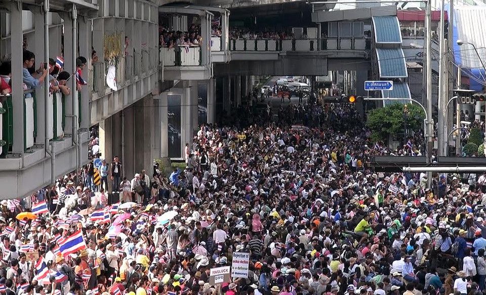 Người biểu tình tập trung tại Bangkok để phản đối cuộc bầu cử diễn ra theo dự kiến vào 2/2/2014. (Ảnh: Hà Linh/Vietnam+)