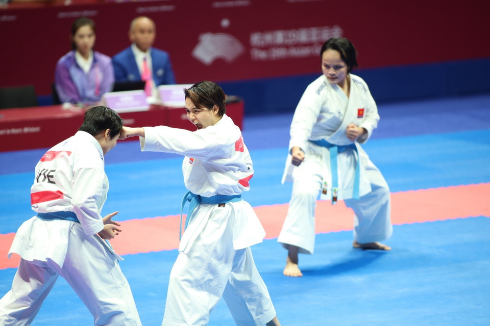 Bài thi của các võ sỹ Karate Việt Nam trong trận chung kết. (Ảnh: Hoàng Linh/TTXVN)