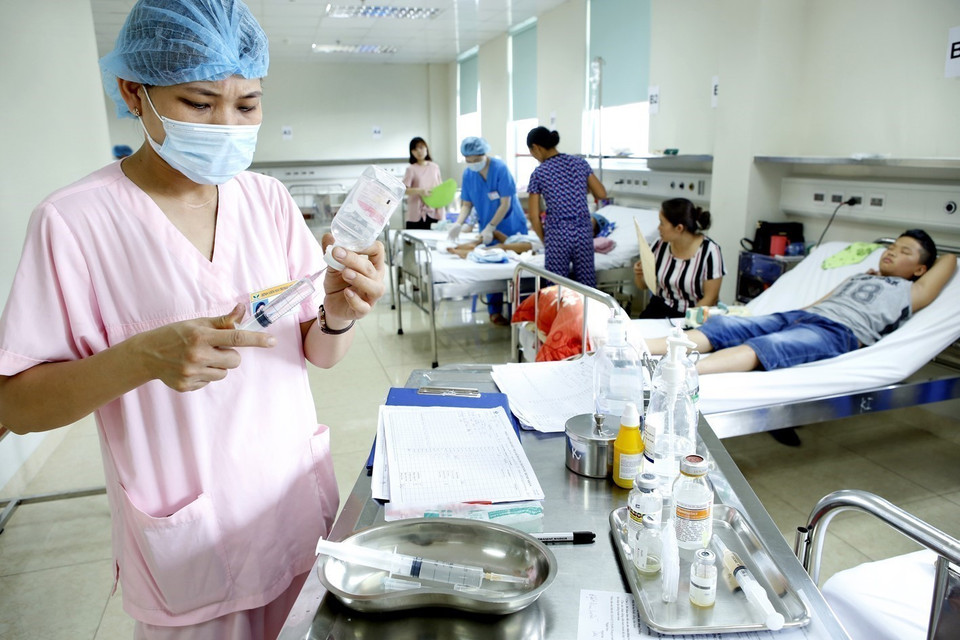 Bệnh viện Nhi Trung ương thu dung, điều trị bệnh nhi. (Ảnh: Dương Ngọc/TTXVN)
