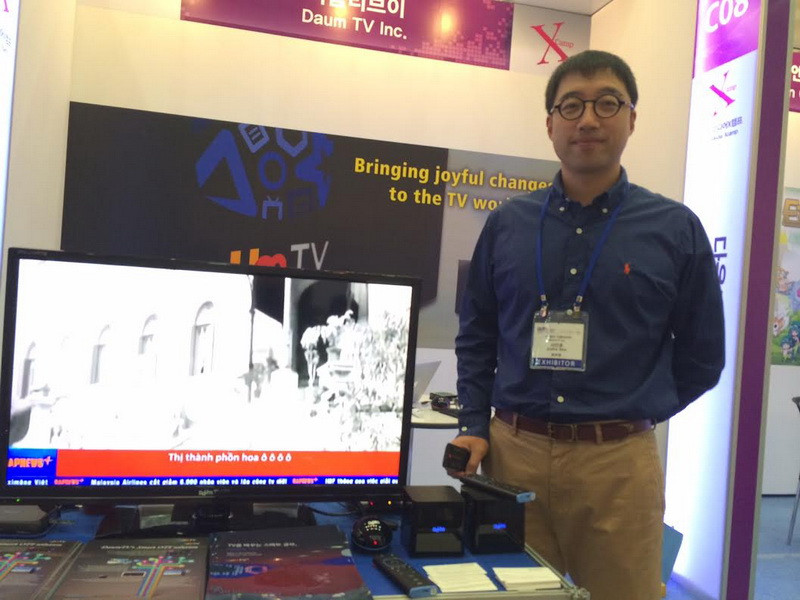 Gian hàng triển lãm công nghệ truyền hình OTT của Daum trình chiếu bản tin RapNewsPlus.