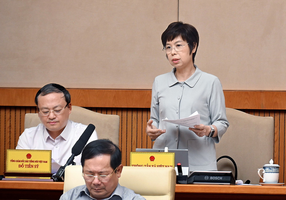 Tổng Giám đốc Thông tấn xã Việt Nam Vũ Việt Trang phát biểu tại Phiên họp Chính phủ chuyên đề về xây dựng pháp luật. (Ảnh: Dương Giang/TTXVN)