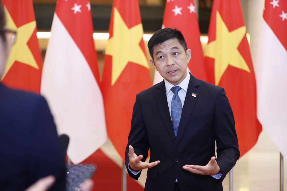 Chủ tịch Quốc hội Cộng hòa Singapore Tan Chuan-Jin trả lời phỏng vấn báo chí. (Ảnh: Doãn Tấn/TTXVN)