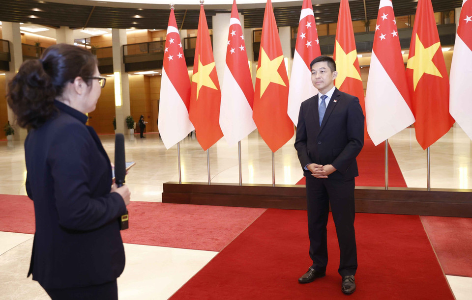 Chủ tịch Quốc hội Cộng hòa Singapore Tan Chuan-Jin trả lời phỏng vấn báo chí. (Ảnh: Doãn Tấn/TTXVN)