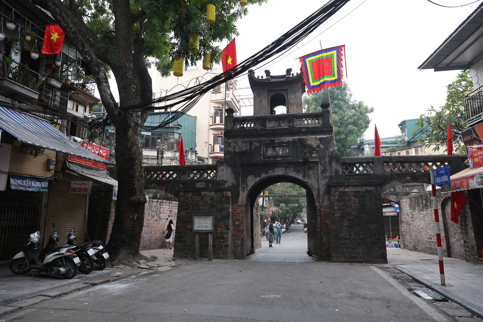 Khung cảnh tĩnh lặng đầy lạ lẫm của Thủ đô. (Ảnh: Minh Hiếu/Vietnam+)