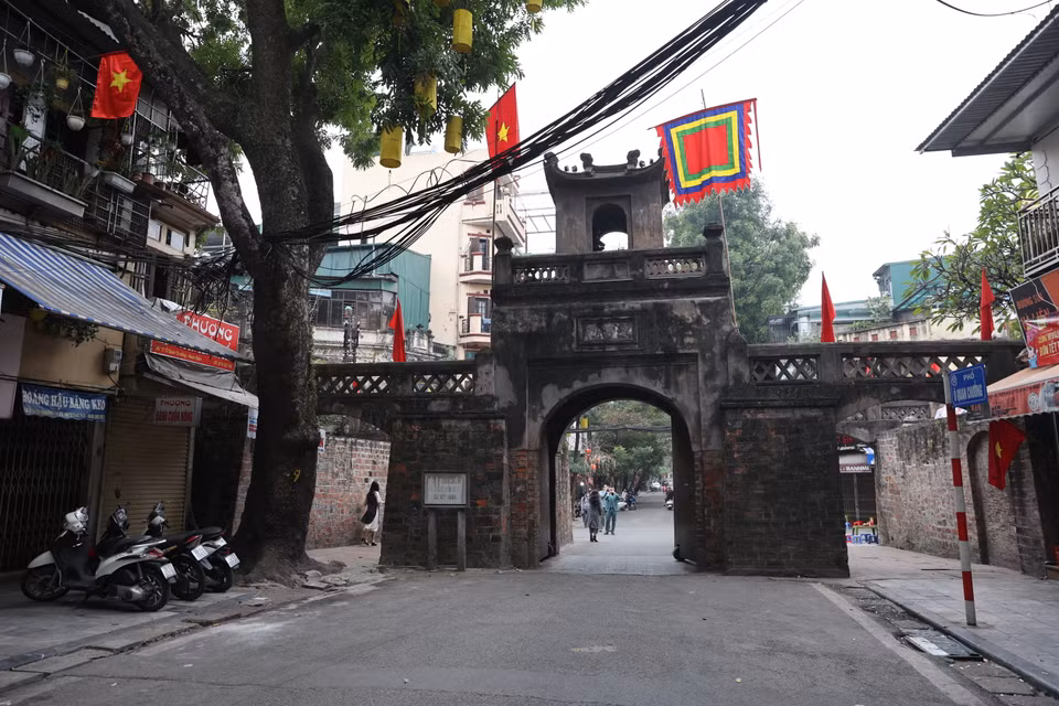 Khung cảnh tĩnh lặng đầy lạ lẫm của Thủ đô. (Ảnh: Minh Hiếu/Vietnam+)