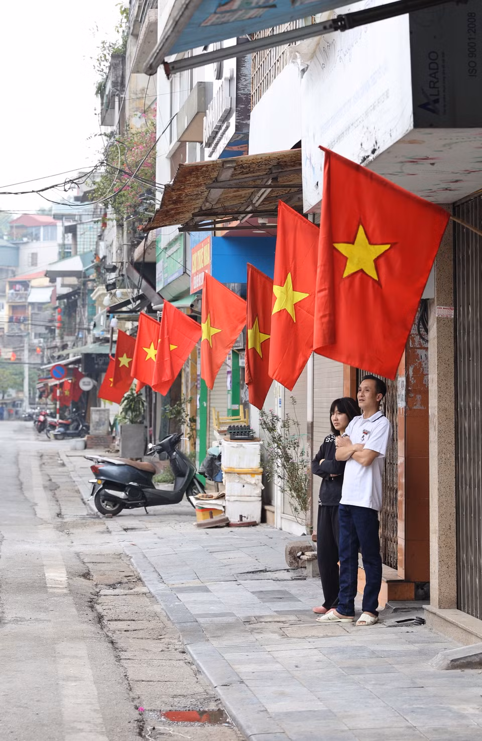 Mọi người đều hy vọng trong năm mới, những đều tốt lành sẽ đến. (Ảnh: Minh Hiếu/Vietnam+)