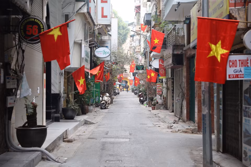 Từ nhà ra ngõ, nơi nào cũng vắng vẻ, yên bình đến lạ. (Ảnh: Minh Hiếu/Vietnam+)