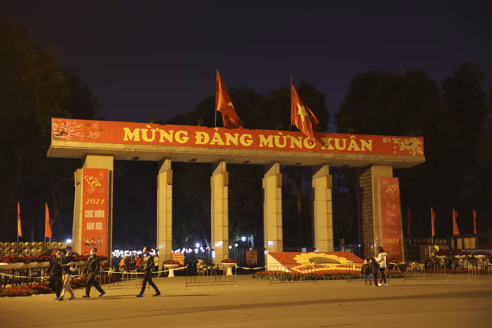 Để phục vụ nhân dân đón Tết Nguyên đán Tân Sửu 2021, UBND thành phố Hà Nội đã nghiên cứu phương án tổ chức bắn pháo hoa tầm cao đêm giao thừa tại điểm công viên Thống Nhất. (Ảnh: Minh Hiếu/Vietnam+)