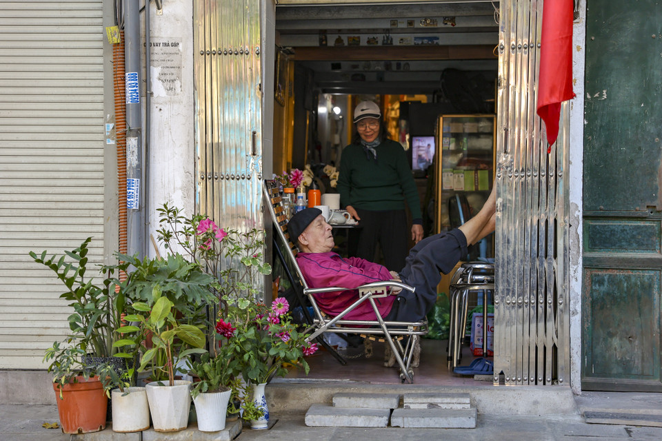 Thời gian chậm lại trong buổi chiều ngày 30 Tết. (Ảnh: Minh Hiếu/Vietnam+)