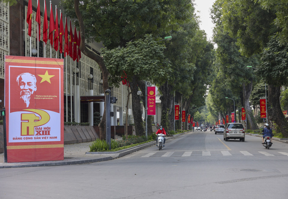 Chiều 30 Tết, phố xá đã trở nên bình yên, vắng vẻ hơn ngày thường. (Ảnh: Minh Hiếu/Vietnam+)