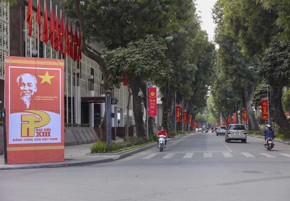 Chiều 30 Tết, phố xá đã trở nên bình yên, vắng vẻ hơn ngày thường. (Ảnh: Minh Hiếu/Vietnam+)