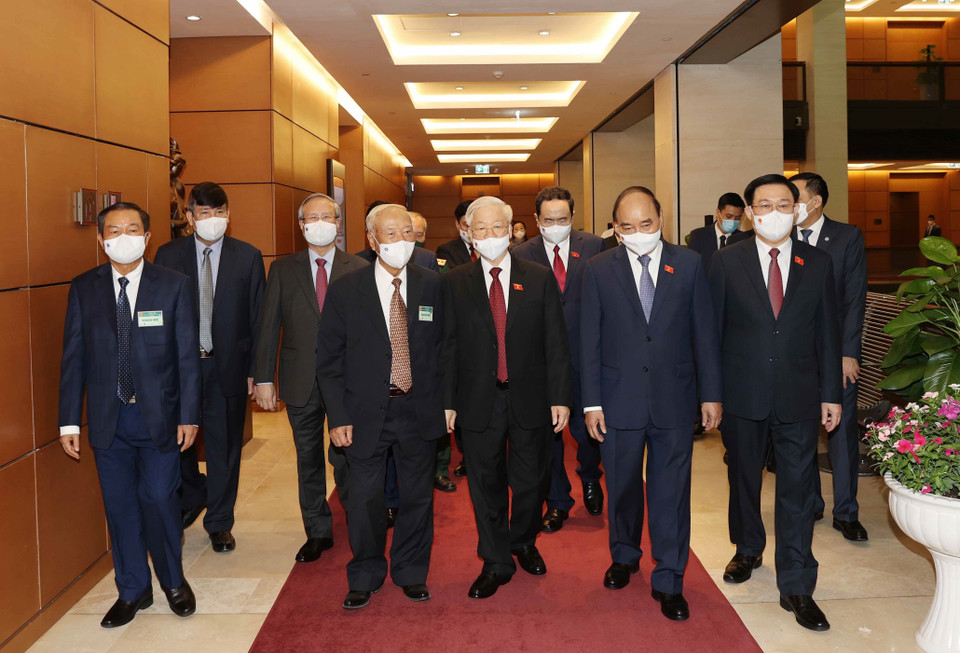 Tổng Bí thư Nguyễn Phú Trọng với các đồng chí lãnh đạo Đảng, Nhà nước đến dự Lễ khai mạc Kỳ họp thứ nhất, Quốc hội khóa XV được tổ chức trọng thể tại Phòng họp Diên Hồng. (Ảnh: Trí Dũng/TTXVN)