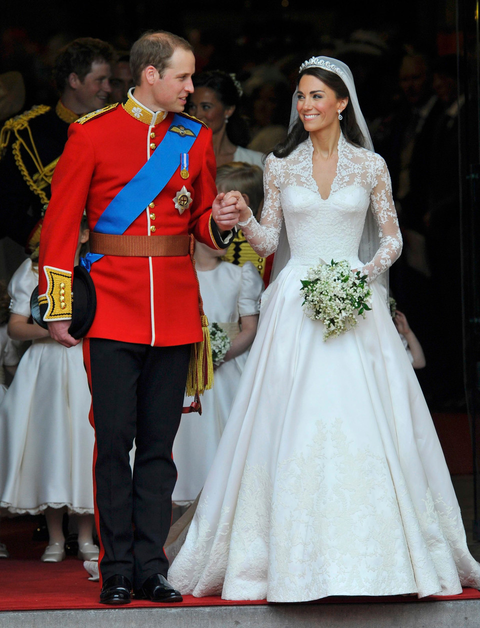Nữ công tước xứ Cambridge Kate Middleton tại đám cưới năm 2011 trong chiếc váy của Alexander McQueen. (Nguồn: Reuters)