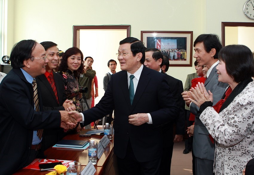 Chủ tịch nước Trương Tấn Sang, Chủ tịch Danh dự Hội Chữ thập ĐỏViệt Nam đến thăm và làm việc với Ban Thường vụ Trung ương Hội Chữ thập Đỏ Việt Nam (2012). (Ảnh: Nguyễn Khang/TTXVN)