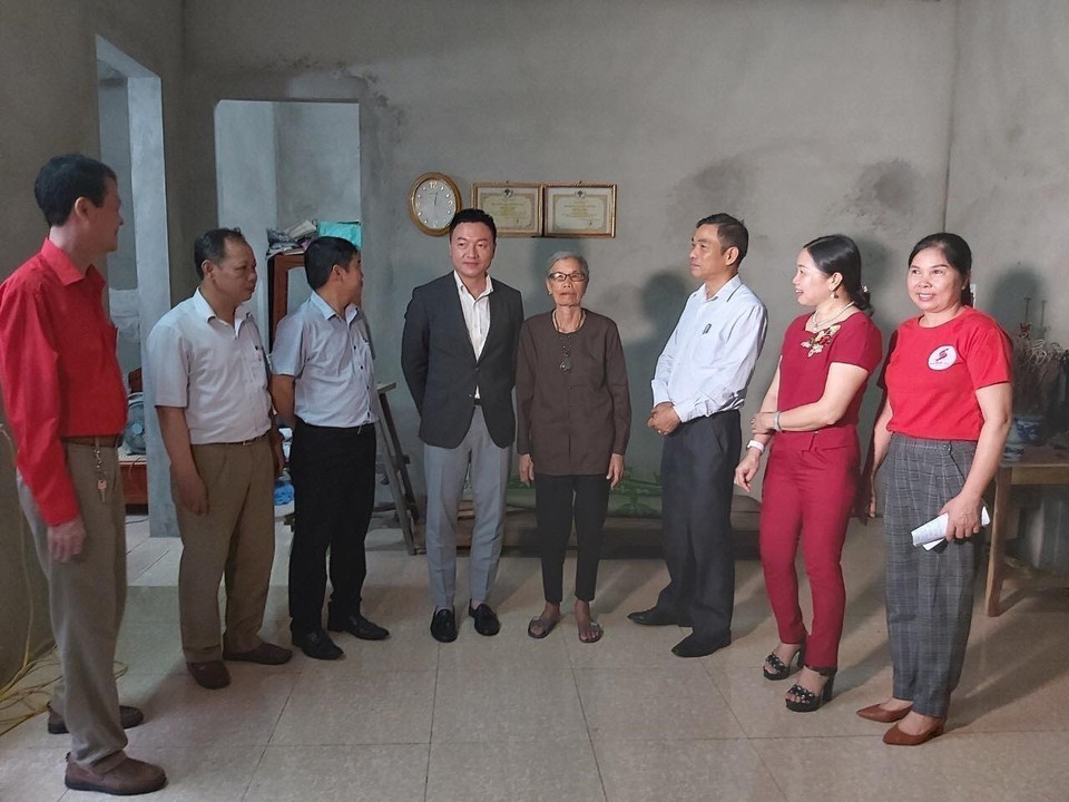 Lễ bàn giao Nhà Chữ thập Đỏ cho gia đình có hoàn cảnh đặc biệt khó khăn của tỉnh Thanh Hóa. (Ảnh: Khiếu Tư/TTXVN)