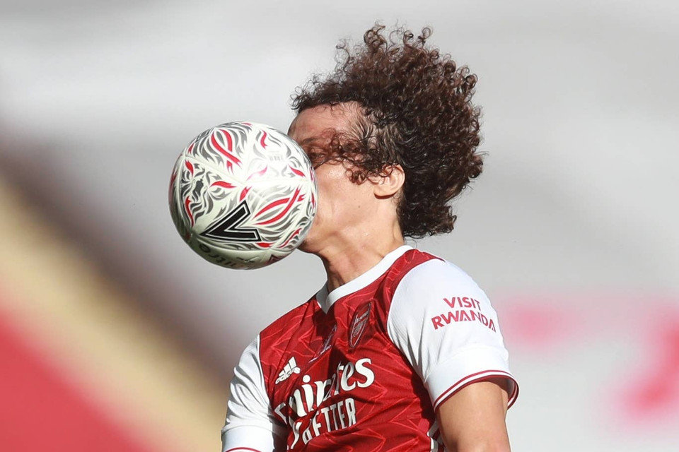 Arsenal sau đó thi đấu chủ động hơn...