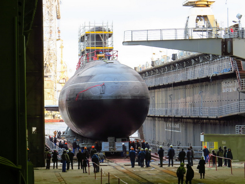 Các tàu ngầm của dự án Kilo 636.3 thuộc thế hệ thứ ba, nhưng có nhiều vũ khí trang bị được nâng cấp hiện đại hơn. (Ảnh: Flot.com)