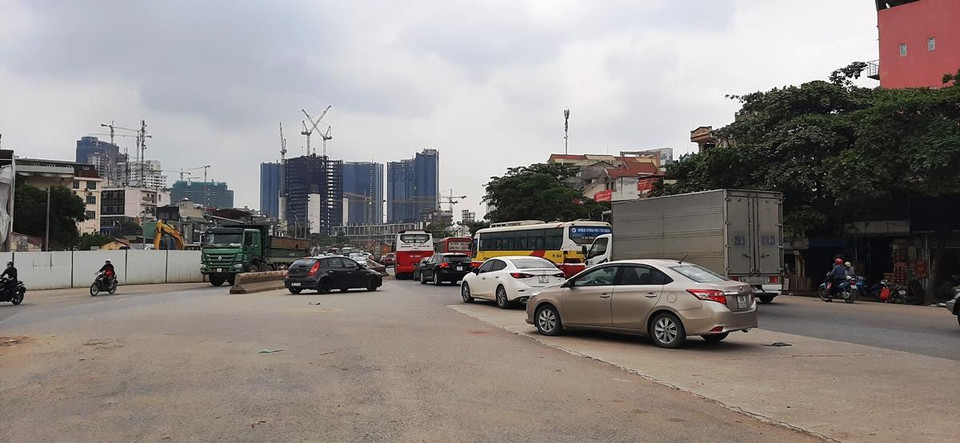 Sau khi hoàn thành, tuyến đường trên cao sẽ góp phần giảm tình trạng ách tắc và quá tải trục đường Phạm Văn Đồng. (Ảnh: Việt Hùng/Vietnam+)