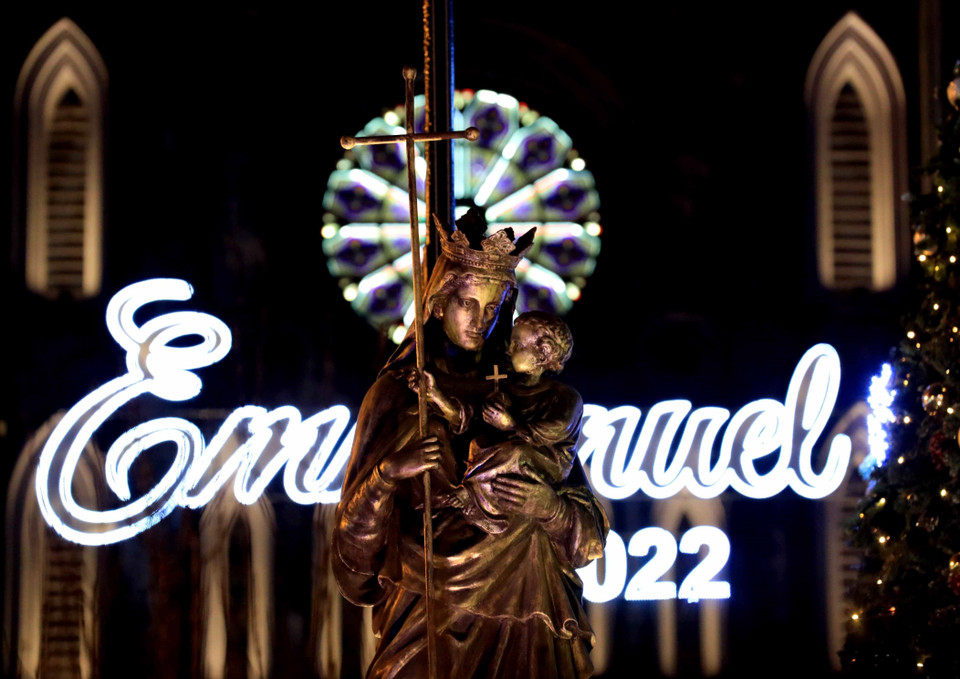 Nhà thờ Lớn là điểm đến của người dân Hà Nội mùa Giáng sinh. (Ảnh: Nhật Anh/TTXVN)