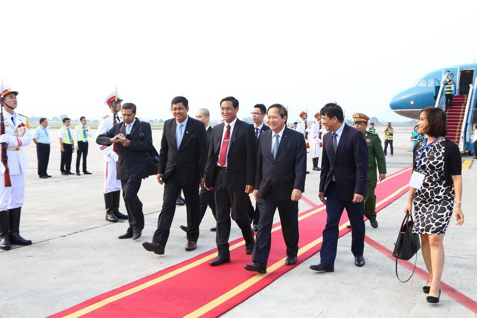  Lễ đón Phó Tổng thống Myanmar U Henry Van Thio tại sân bay Quốc tế Nội Bài. (Ảnh: TTXVN)