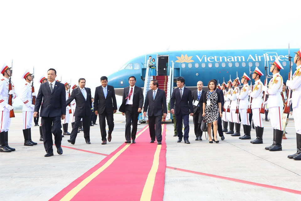 Lễ đón Phó Tổng thống Myanmar U Henry Van Thio tại sân bay Quốc tế Nội Bài. (Ảnh: TTXVN)