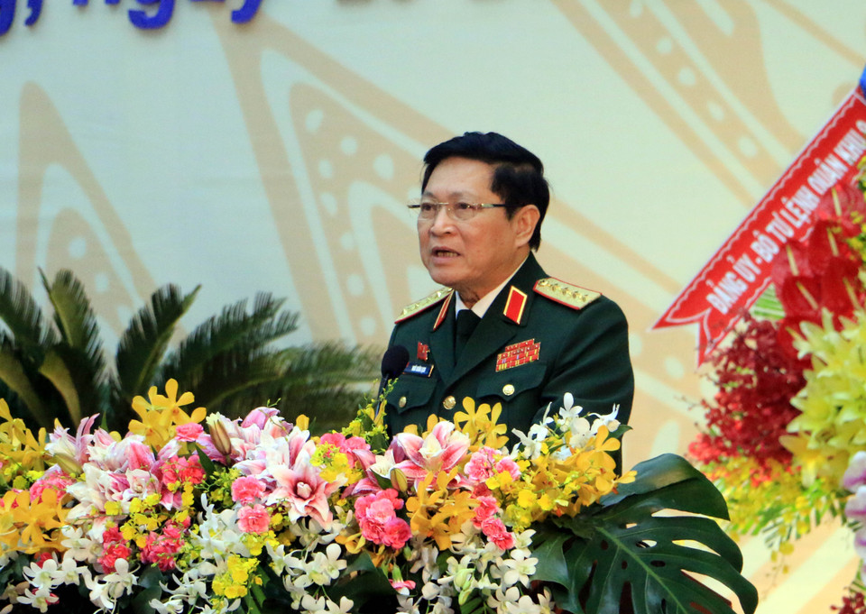 Đại tướng Ngô Xuân Lịch, Ủy viên Bộ Chính trị, Phó Bí thư Quân ủy Trung ương, Bộ trưởng Bộ Quốc phòng phát biểu chỉ đạo đại hội. (Ảnh: Phạm Minh Tuấn/TTXVN)