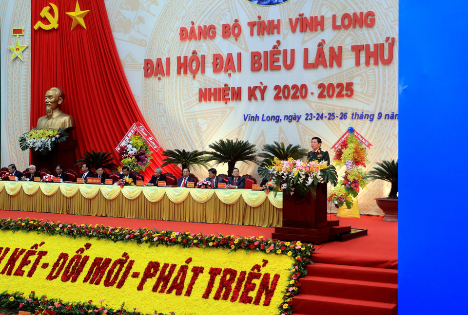 Đại tướng Ngô Xuân Lịch, Ủy viên Bộ Chính trị, Phó Bí thư Quân ủy Trung ương, Bộ trưởng Bộ Quốc phòng phát biểu chỉ đạo đại hội. (Ảnh: Phạm Minh Tuấn/TTXVN).