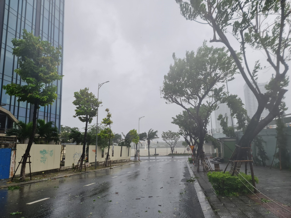 Đoạn cuối đường Lê Duẩn, dưới chân cầu sông Hàn. (Ảnh: Văn Dũng/TTXVN)