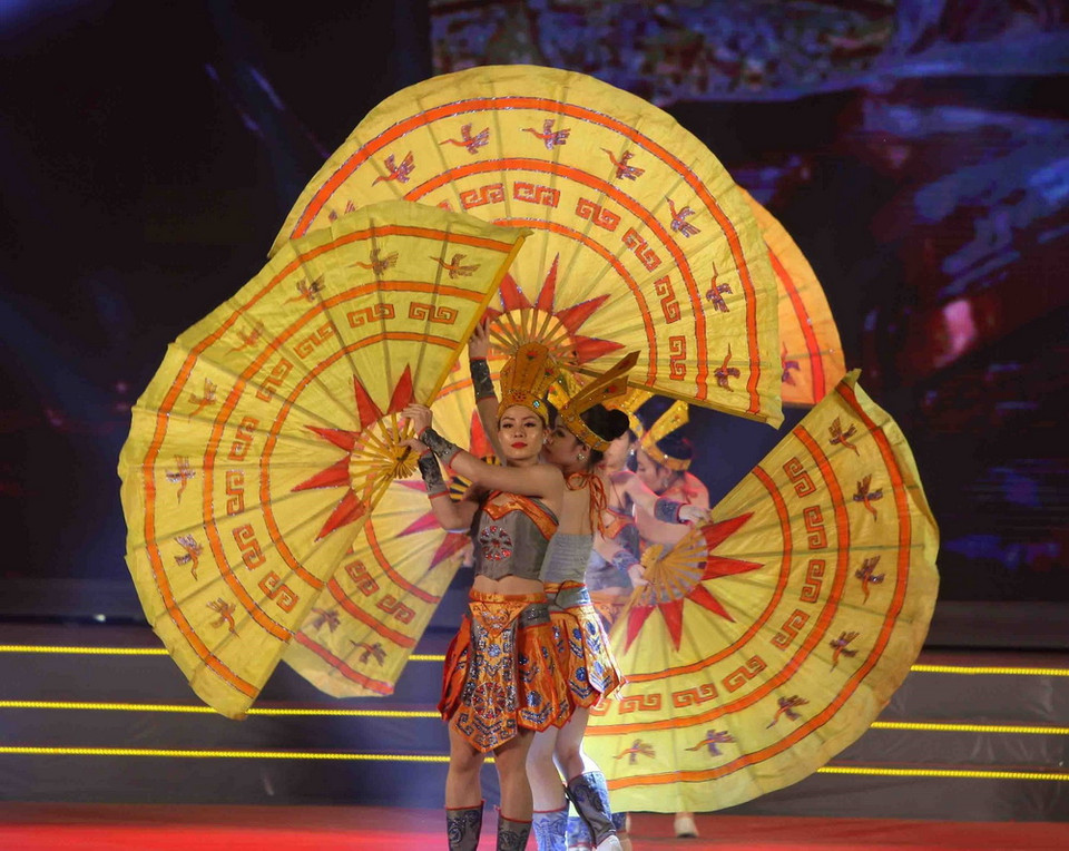 Chương trình nghệ thuật Linh thiêng nguồn cội - Đất tổ Hùng Vương. (Ảnh: Thanh Tùng/TTXVN)