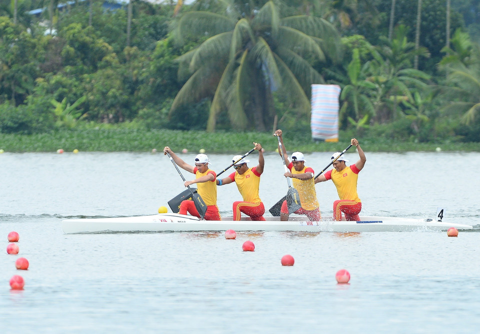 Đây là tấm huy chương Vàng thứ 3 của Canoeing Việt Nam tại SEA Games 31. (Ảnh: Minh Đức/TTXVN)