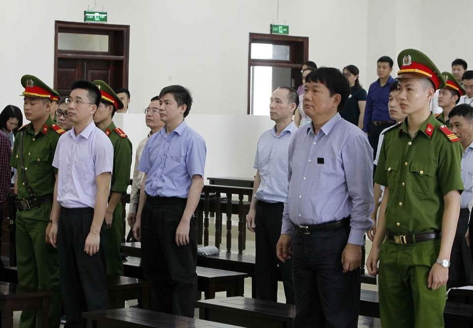 Các bị cáo tại phiên tòa. (Ảnh: Văn Điệp/TTXVN)