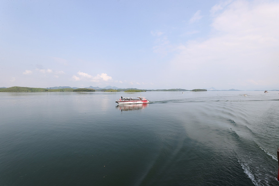 Hồ Thác Bà (Yên Bái). (Ảnh: Dương Giang/TTXVN)