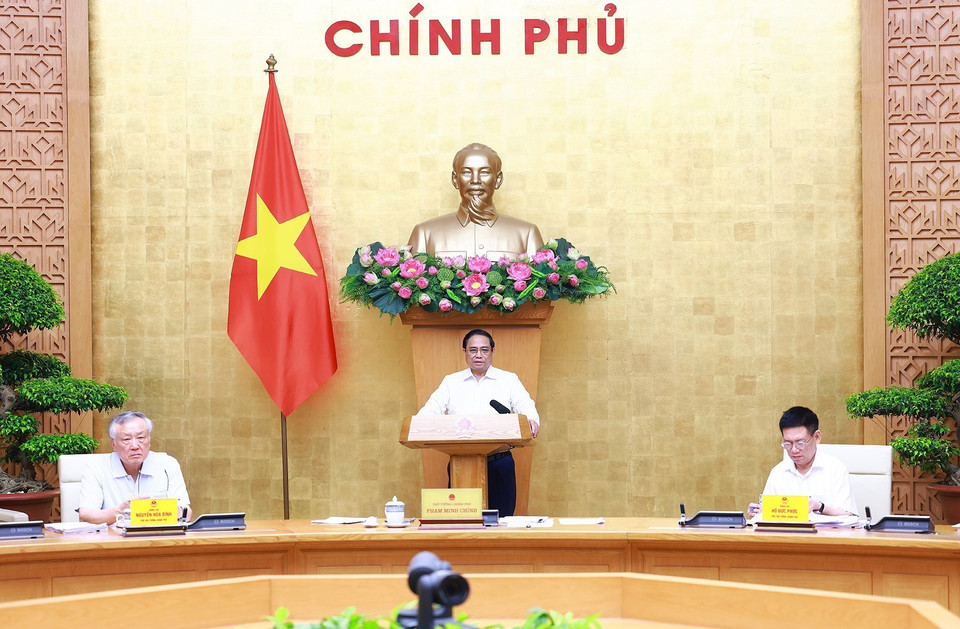 Thủ tướng Phạm Minh Chính chủ trì Phiên họp Chính phủ chuyên đề về xây dựng pháp luật. (Ảnh: Dương Giang/TTXVN)
