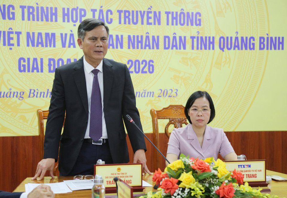 Chủ tịch UBND tỉnh Quảng Bình Trần Thắng phát biểu tại lễ ký kết. (Ảnh: Tá Chuyên/TTXVN)