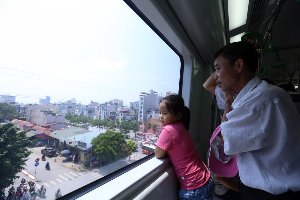 Dự án có 13 đoàn tàu, mỗi đoàn 4 toa. (Ảnh: Huy Hùng/TTXVN)