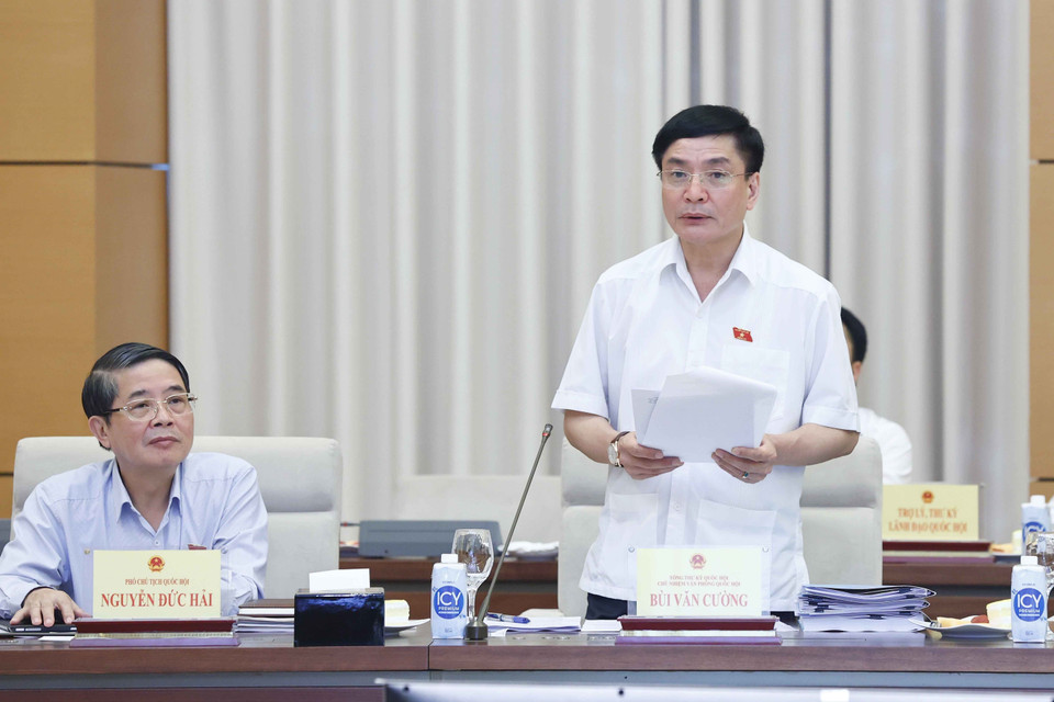 Tổng Thư ký Quốc hội, Chủ nhiệm Văn phòng Quốc hội Bùi Văn Cường phát biểu. (Ảnh: Doãn Tấn/TTXVN)