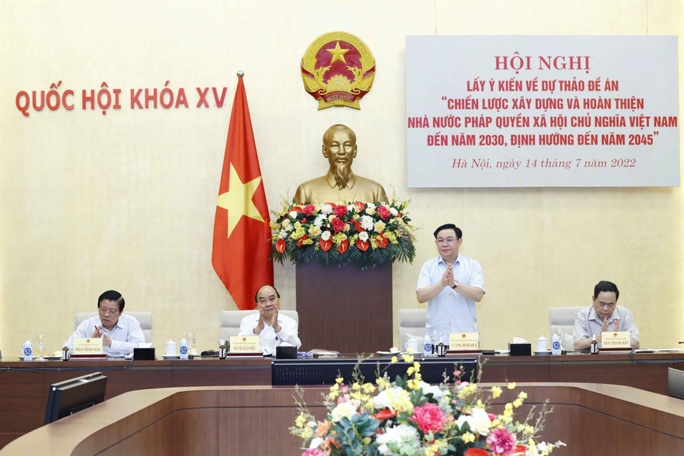 Chủ tịch Quốc hội Vương Đình Huệ đồng chủ trì Hội nghị. (Ảnh: Doãn Tấn/TTXVN)