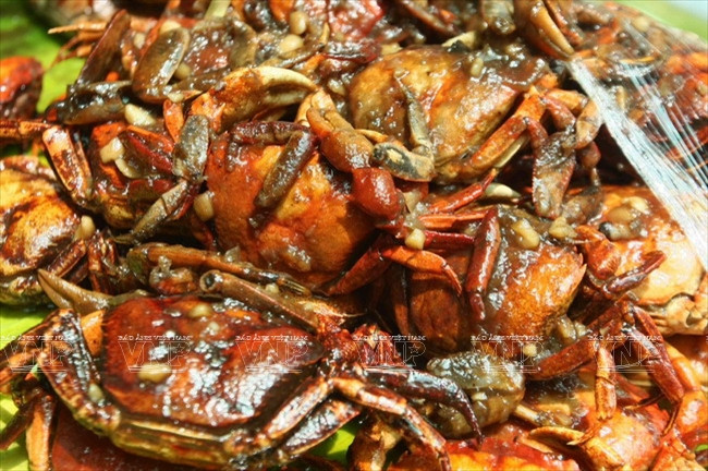 Ba khía rang me. (Ảnh: Thông Hải/Báo ảnh Việt Nam)