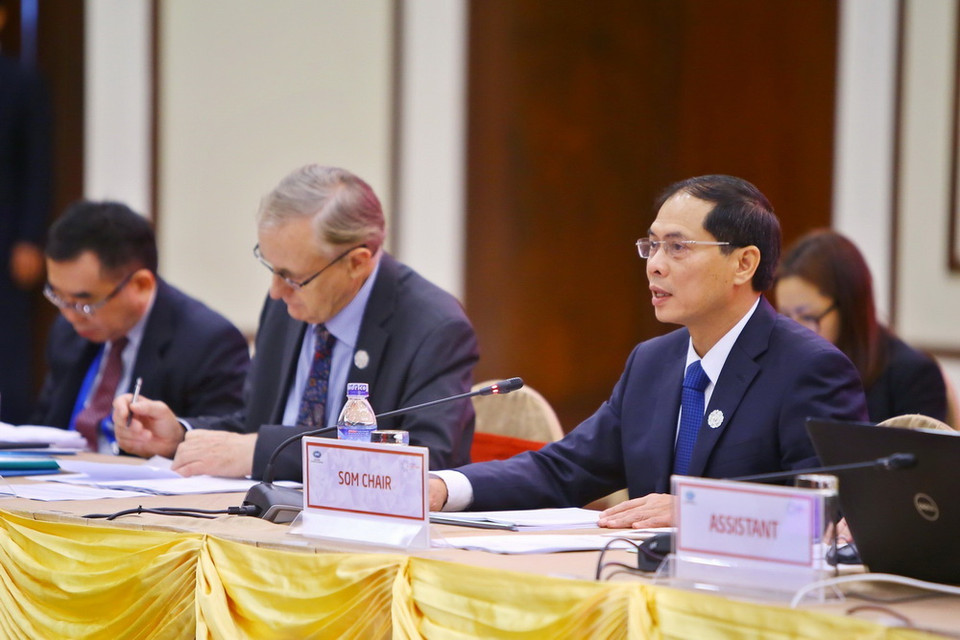 Thứ trưởng thường trực Bộ Ngoại giao Bùi Thanh Sơn, Chủ tịch SOM APEC 2017 điều hành hội nghị. (Ảnh: TTXVN)