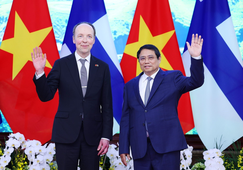 Thủ tướng Phạm Minh Chính hội kiến Chủ tịch Quốc hội Phần Lan Jussi Halla-aho. (Ảnh: Dương Giang/TTXVN)