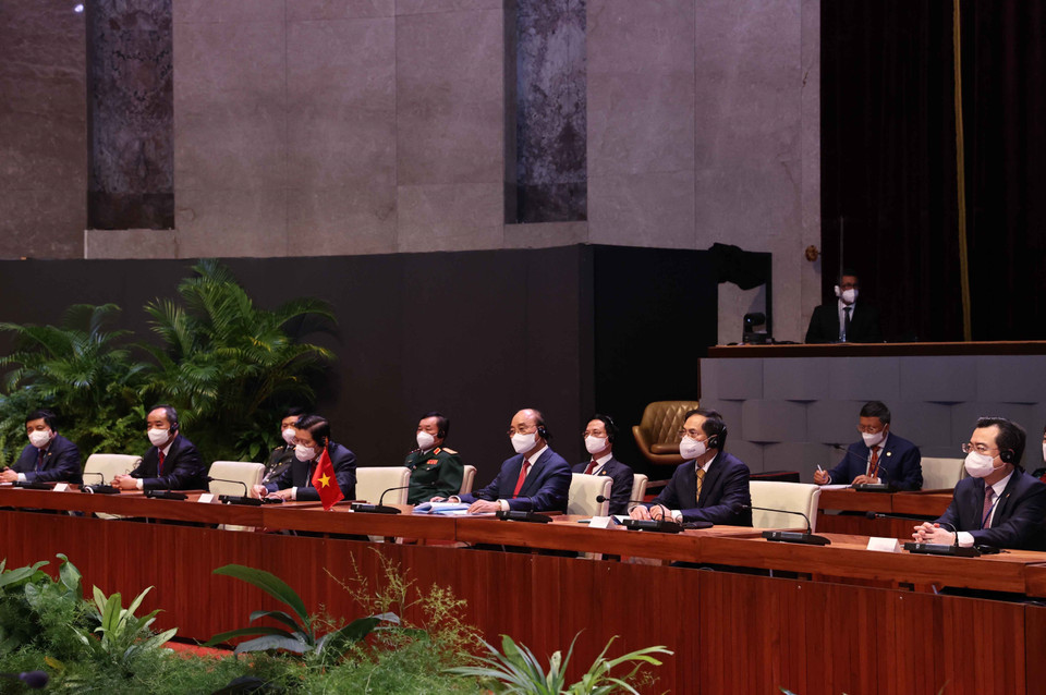 Chủ tịch nước Nguyễn Xuân Phúc hội đàm Bí thư thứ nhất Ban Chấp hành Trung ương Đảng Cộng sản Cuba, Chủ tịch nước Cộng hòa Cuba Miguel Díaz-Canel. (Ảnh: Thống Nhất/TTXVN)