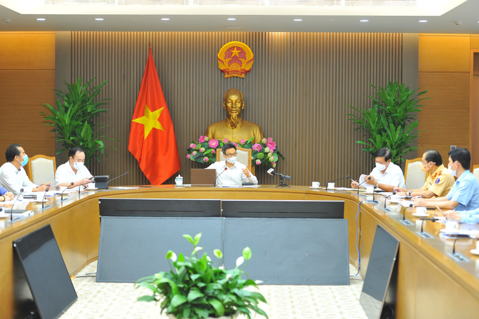 Phó Thủ tướng Chính phủ Vũ Đức Đam, Trưởng Ban Chỉ đạo Quốc gia phòng, chống dịch COVID-19 chủ trì cuộc họp. (Ảnh: Minh Đức/TTXVN)