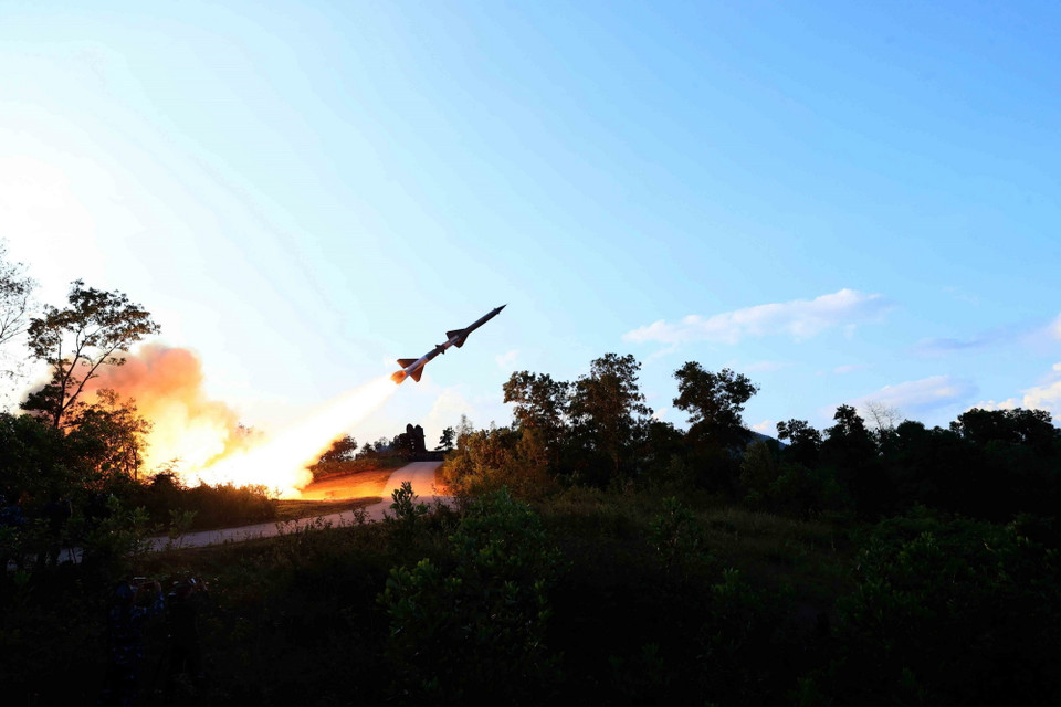 Tên lửa S-75M3 rời bệ phóng an toàn. (Ảnh: An Đăng/TTXVN)