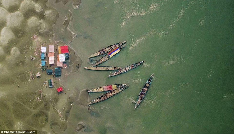 Susom sinh ra trong một ngôi làng ở Bangladesh và tới Dhaka để học trở thành một phi công. (Nguồn: Dailymail)