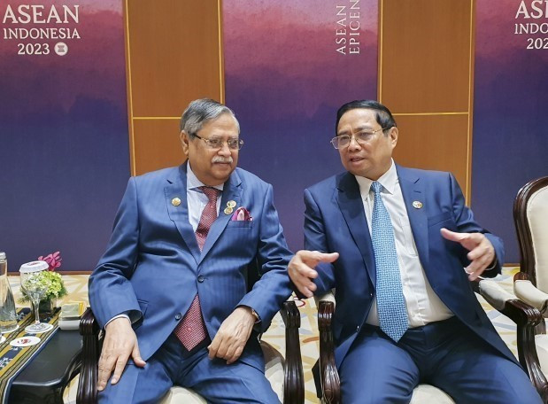 Thủ tướng Phạm Minh Chính gặp Tổng thống Mohammed Shahabuddin nhân dịp tham dự Hội nghị Cấp cao ASEAN lần thứ 43 ở Jakarta, Indonesia, ngày 7/9/2023. (Ảnh: Dương Giang/TTXVN)