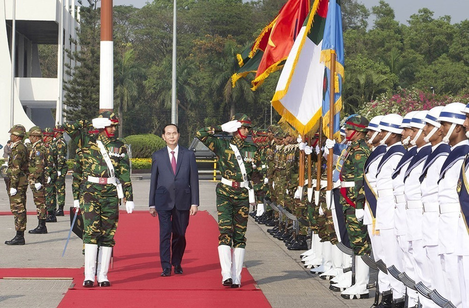 Lễ đón Chủ tịch nước Trần Đại Quang thăm cấp Nhà nước tới Bangladesh, tại sân bay Hazzat Shahjalal ở Thủ đô Dhaka, ngày 4/3/2018. (Ảnh: Nhan Sáng/TTXVN)