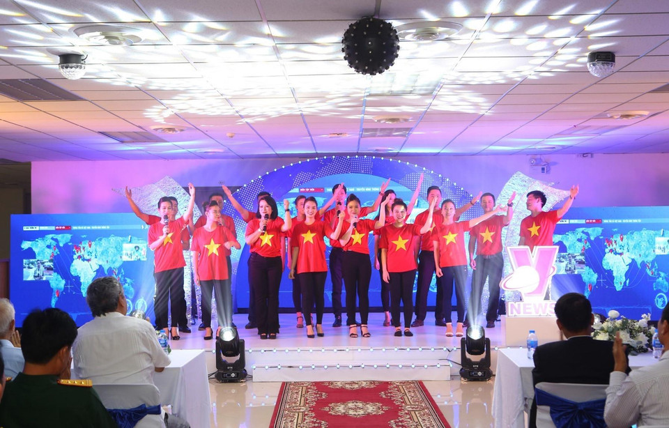 Tiết mục văn nghệ chào mừng Liên hoan Truyền hình Thông tấn lần thứ III. (Ảnh: Thành Đạt/TTXVN)