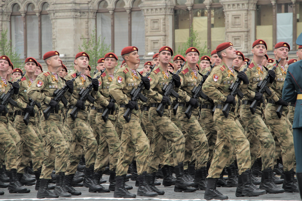 Các lực lượng tham gia lễ duyệt binh. (Ảnh: Hồng Quân/Vietnam+)